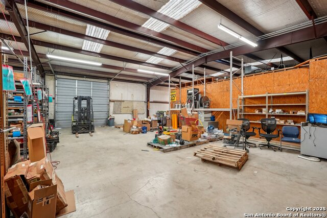 Listing photo id 23 for 1901 Memorial