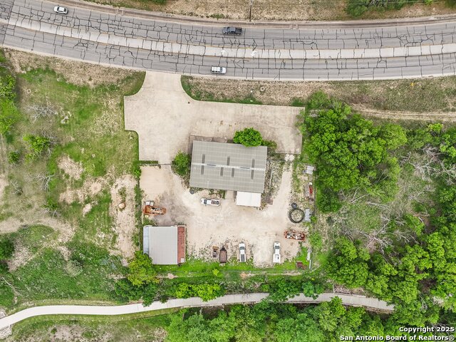 Listing photo id 29 for 1901 Memorial