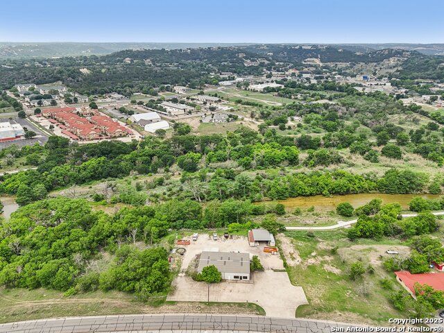 Listing photo id 30 for 1901 Memorial