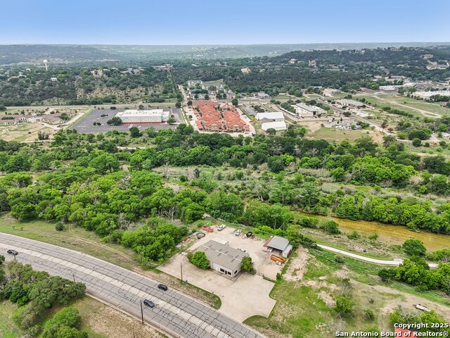 Listing photo id 3 for 1901 Memorial