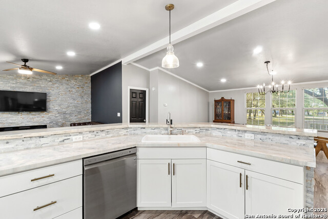 Image 10 of 31 For 5273 Savannah Way