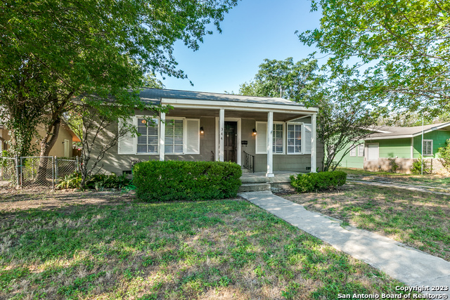 Image 2 of 24 For 344 Quentin Dr
