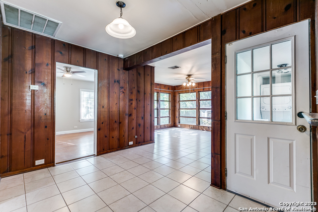 Image 21 of 24 For 344 Quentin Dr