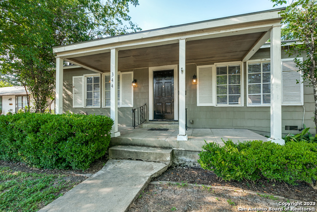 Image 4 of 24 For 344 Quentin Dr