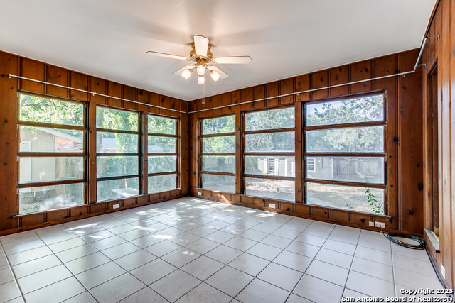 Image 7 of 24 For 344 Quentin Dr