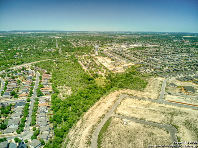 Listing photo id 3 for 13158 Potranco