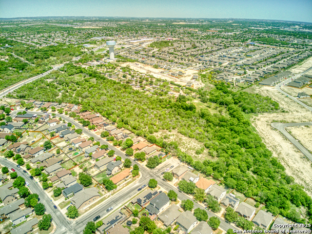 Listing photo id 7 for 13158 Potranco