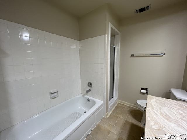 Image 13 of 19 For 2611 Eisenhauer Rd  901