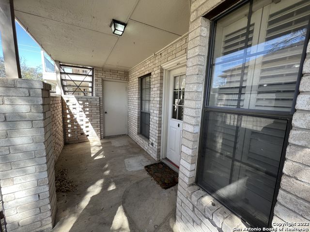 Image 17 of 19 For 2611 Eisenhauer Rd  901