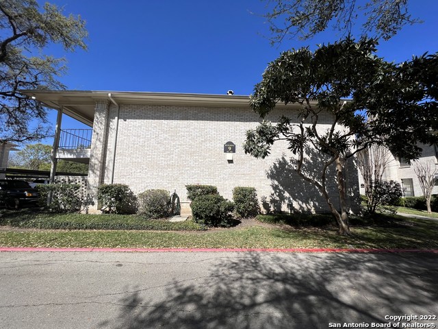 Image 18 of 19 For 2611 Eisenhauer Rd  901
