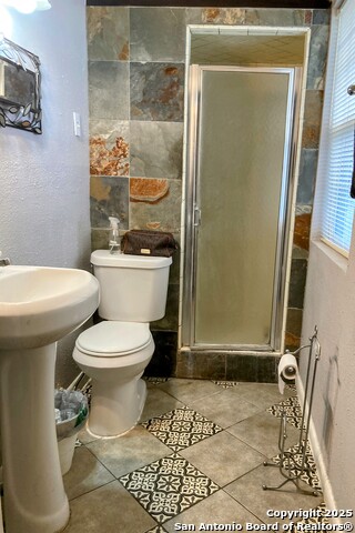 Image 10 of 25 For 724 Holmgreen