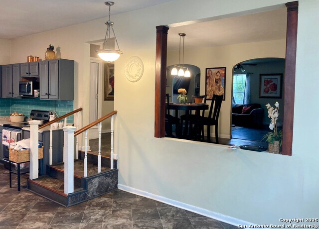 Image 8 of 25 For 724 Holmgreen