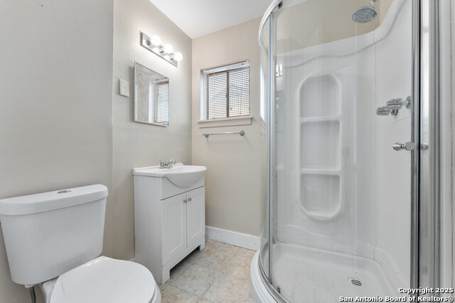 Image 17 of 26 For 2111 Cincinnati