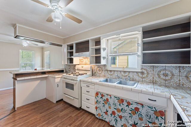 Image 22 of 26 For 2111 Cincinnati
