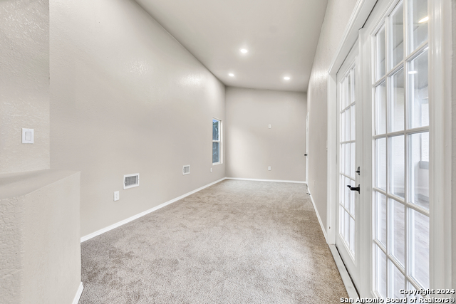 Listing photo id 9 for 9626 Ivy Plain Dr