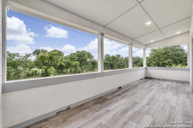 Listing photo id 10 for 9626 Ivy Plain Dr