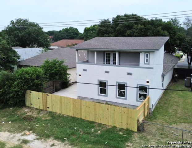 Listing photo id 11 for 9626 Ivy Plain Dr