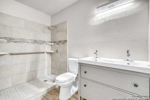 Listing photo id 4 for 9626 Ivy Plain Dr