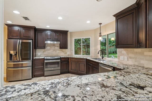 Image 13 of 45 For 15802 Horse Creek St.
