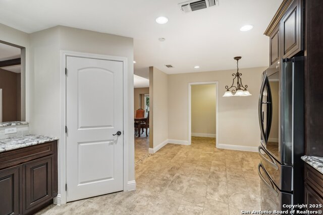 Image 18 of 45 For 15802 Horse Creek St.
