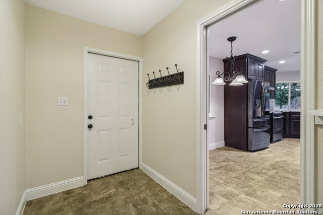 Image 20 of 45 For 15802 Horse Creek St.