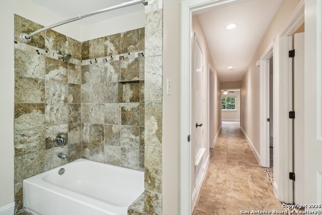 Image 22 of 45 For 15802 Horse Creek St.