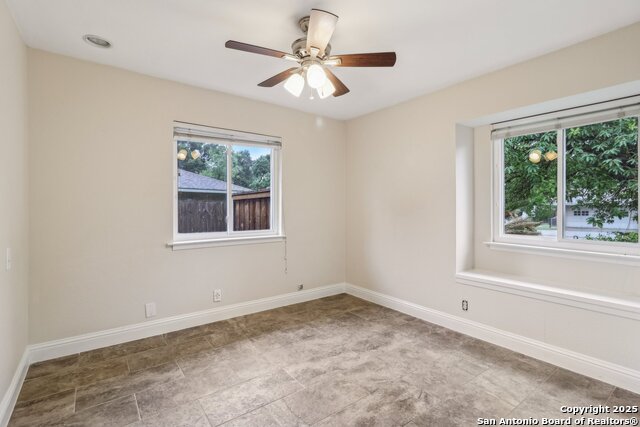 Image 23 of 45 For 15802 Horse Creek St.