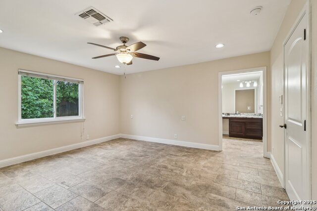 Image 28 of 45 For 15802 Horse Creek St.