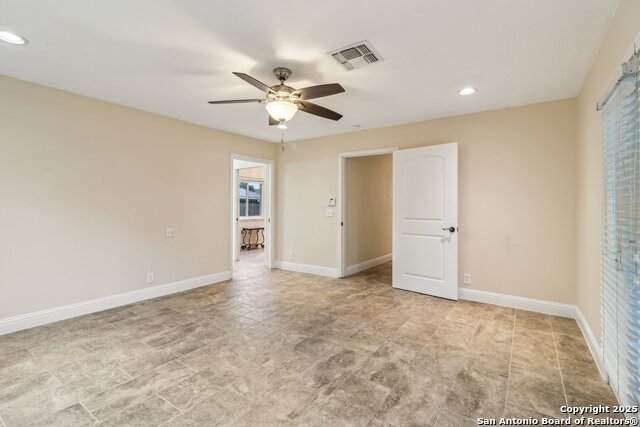 Image 30 of 45 For 15802 Horse Creek St.