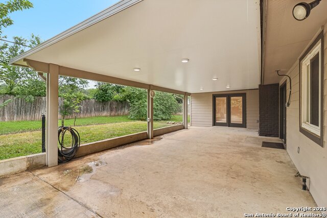 Image 38 of 45 For 15802 Horse Creek St.