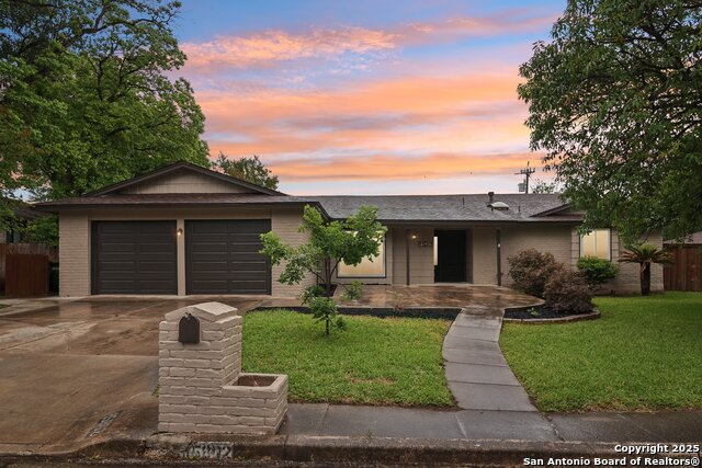 Image 41 of 45 For 15802 Horse Creek St.