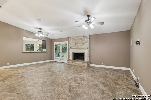 Image 6 of 45 For 15802 Horse Creek St.