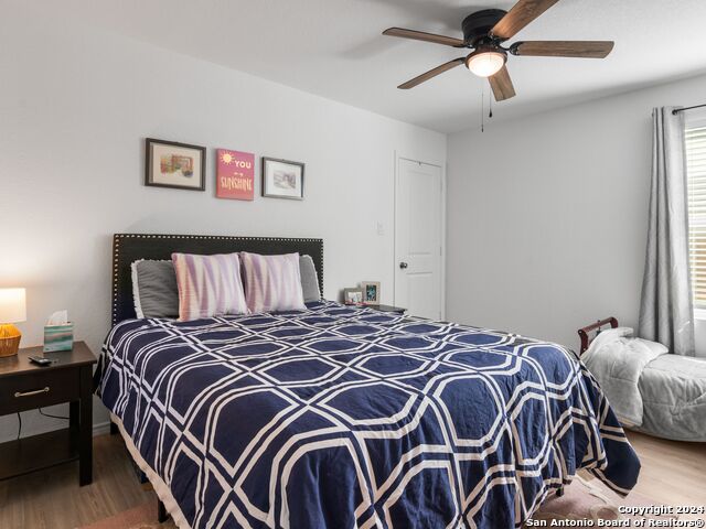 Listing photo id 11 for 2834 Millikan Dr