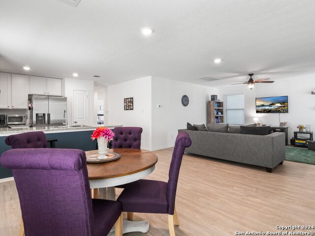 Listing photo id 7 for 2834 Millikan Dr