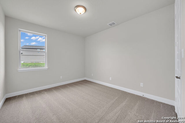Listing photo id 10 for 5303 Pinder Way