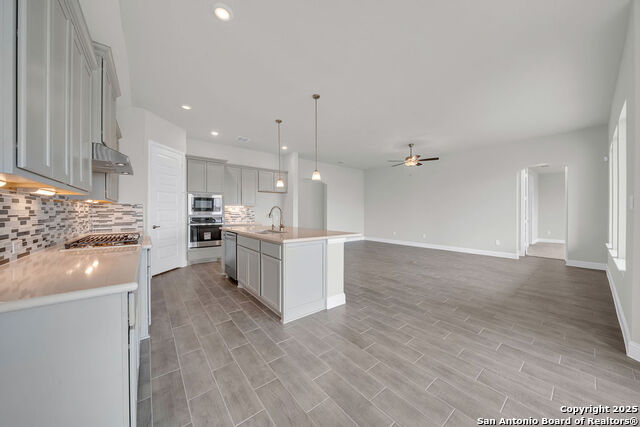 Listing photo id 19 for 5303 Pinder Way