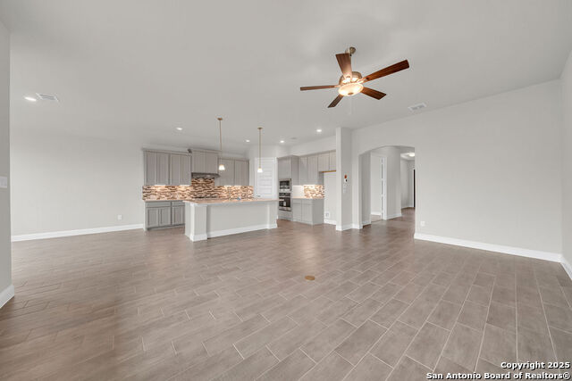 Listing photo id 2 for 5303 Pinder Way