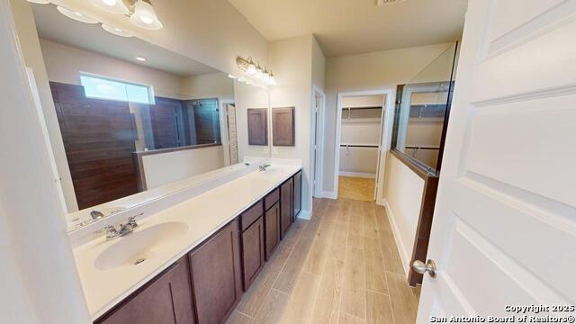 Listing photo id 3 for 5209 Pinder Way