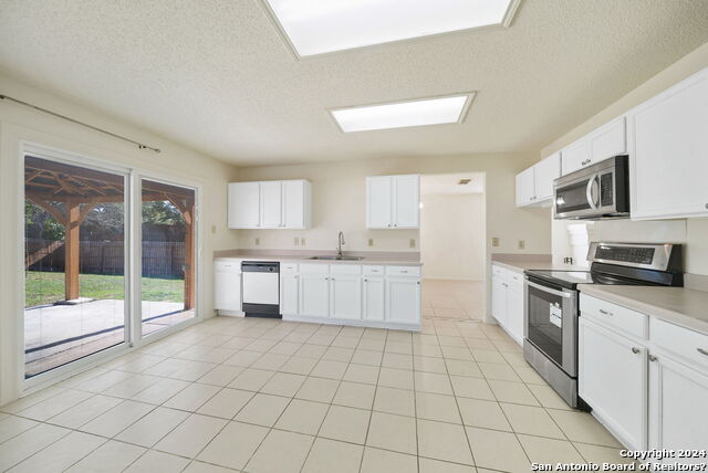 Image 13 of 32 For 11202 Sutton Pl
