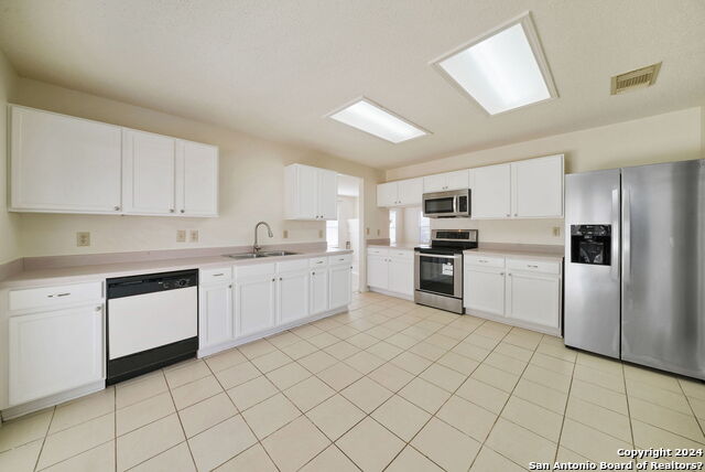 Image 15 of 32 For 11202 Sutton Pl