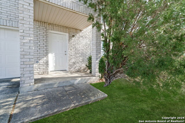 Image 4 of 32 For 11202 Sutton Pl