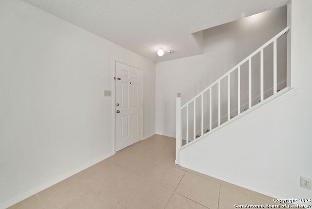Image 5 of 32 For 11202 Sutton Pl