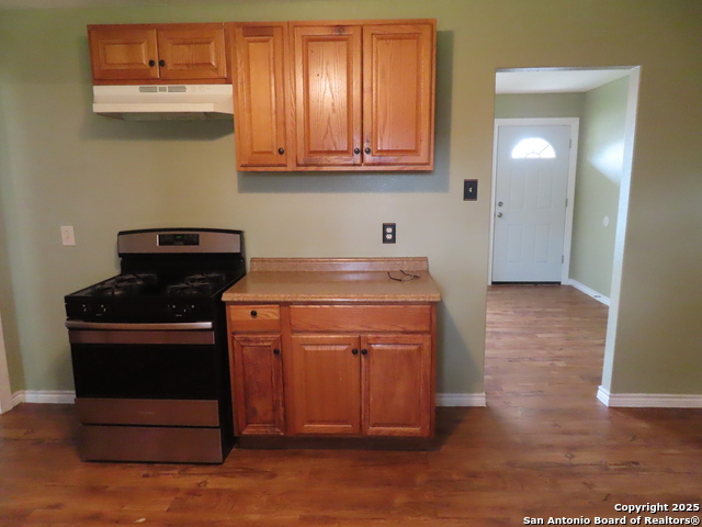 Image 4 of 15 For 9339 Rhoda Ave.