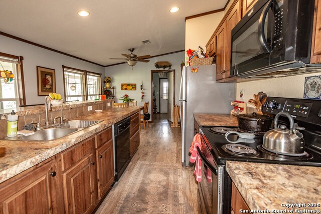 Listing photo id 15 for 26701 Fm 470