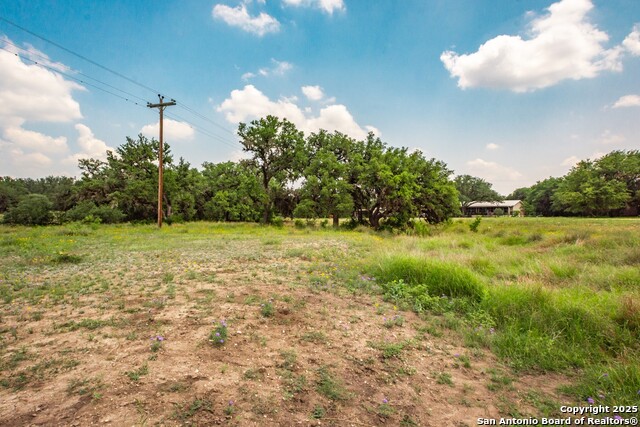 Listing photo id 28 for 26701 Fm 470