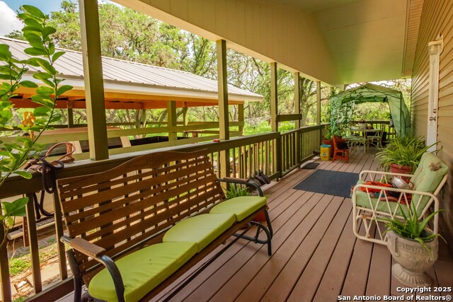 Listing photo id 7 for 26701 Fm 470