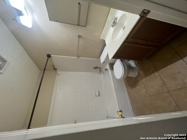 Image 10 of 18 For 5014 River Kenton