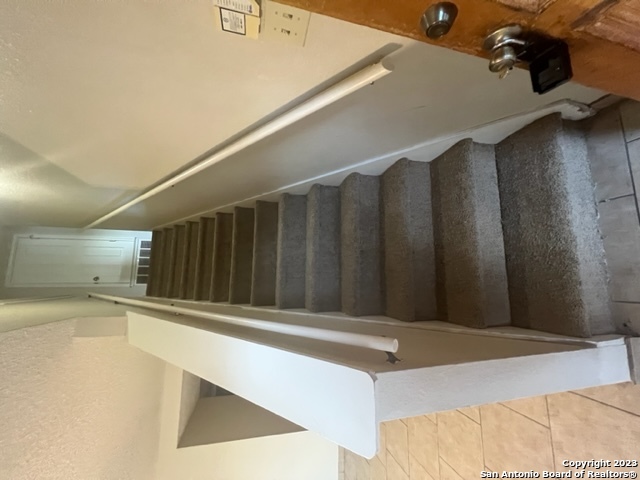 Image 8 of 18 For 5014 River Kenton