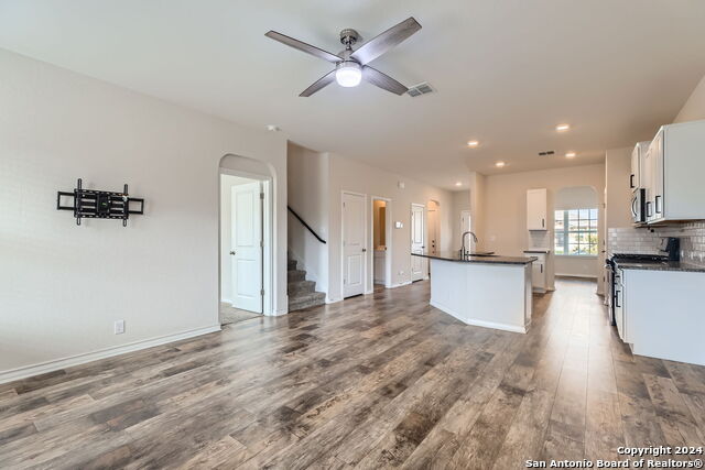 Image 4 of 27 For 13536 Boothe