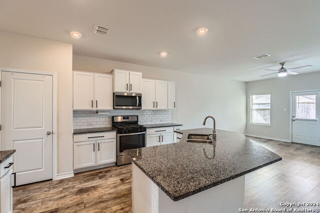 Image 9 of 27 For 13536 Boothe